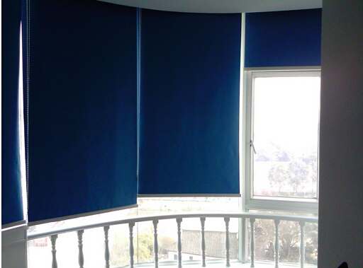 深藍辦公室大廳專用窗簾卷簾